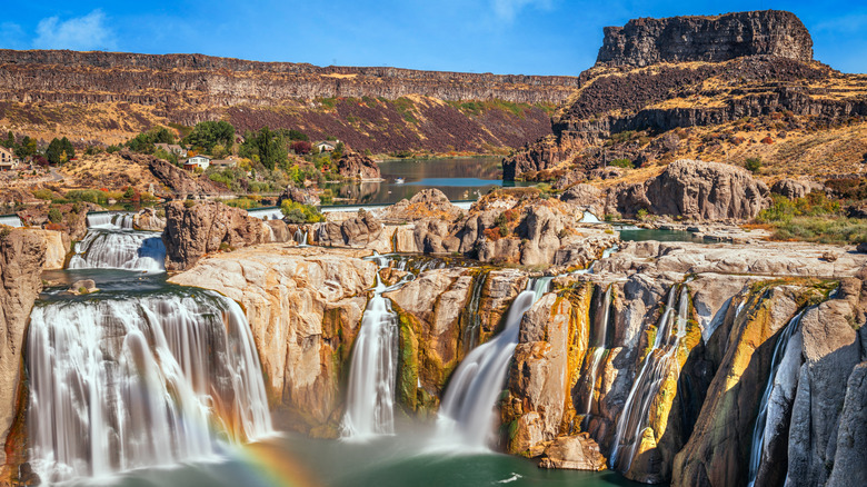 Shoshone Falls from above amid a rainbow