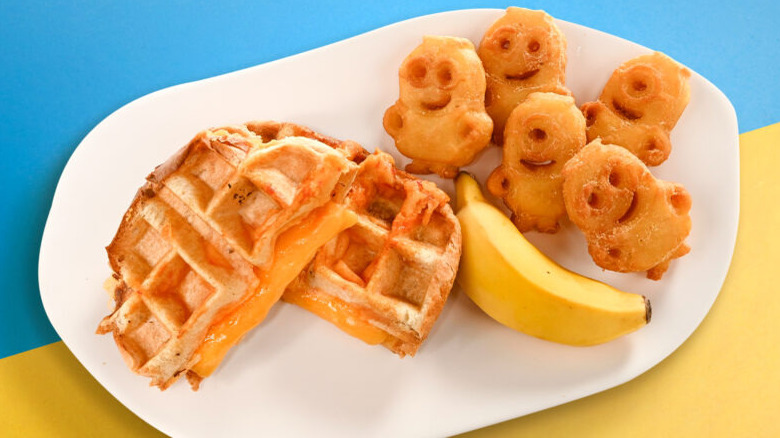 Minion Cafe tater tots