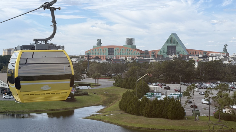 Disney Skyliner gondola Swan hotel scaffolding