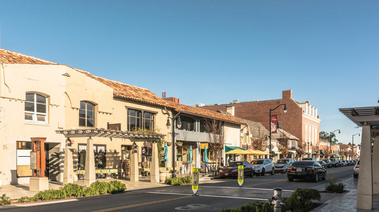 view of the storefronts lining the popular streets of Burlingame