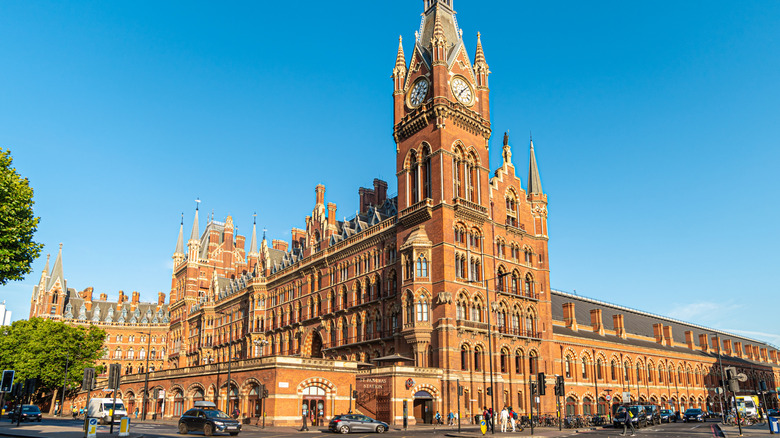 the red brick exterior of london st pancras international railway station