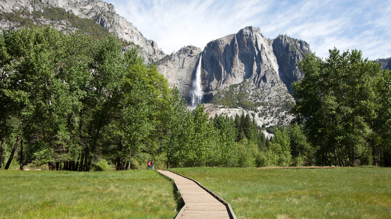 accessible boardwalk trail leading to Yosemite Falls