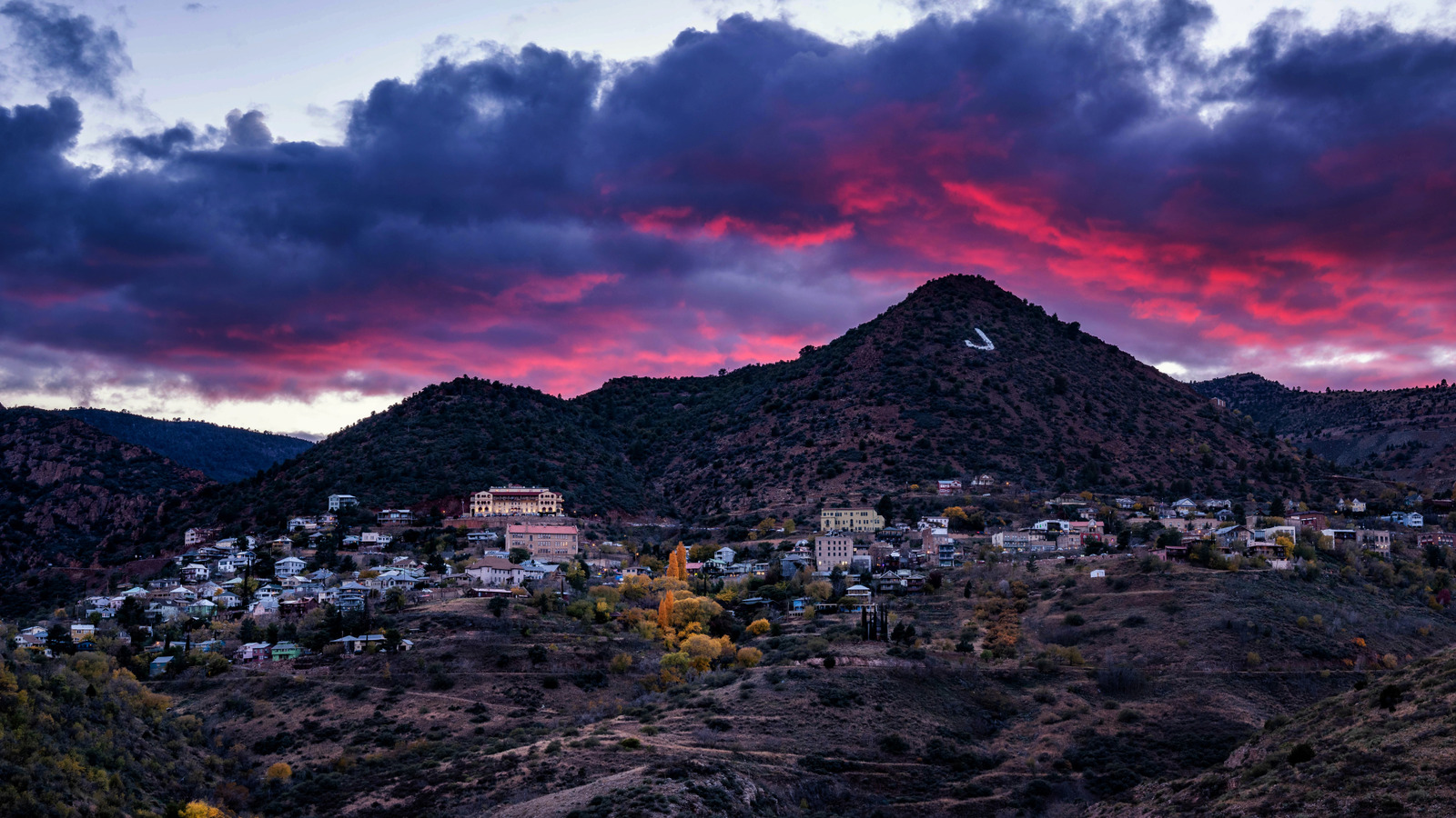 Arizona hill's l-intro-1742930384.jpg