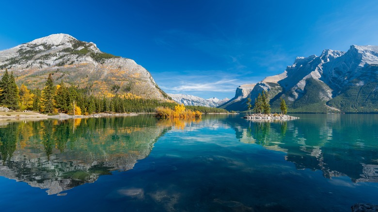 beautiful banff national park mountain and water view