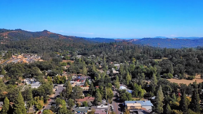 Aerial view of Murphys, California, a forested mountain town
