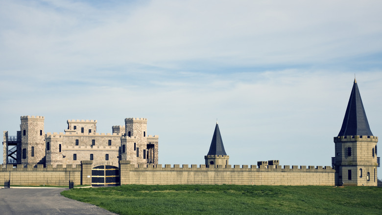 America's 5 Most Stunning Castle Hotels For A Lavish Getaway, According To Visitors