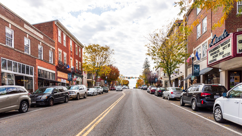 A picture of Marion's Main Street, with the iconic Lincoln Theatre on the right