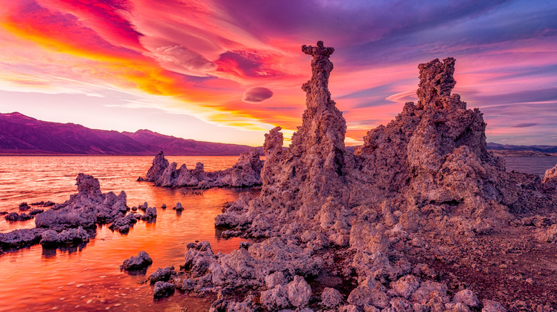 Mono Lake Tuda Towers