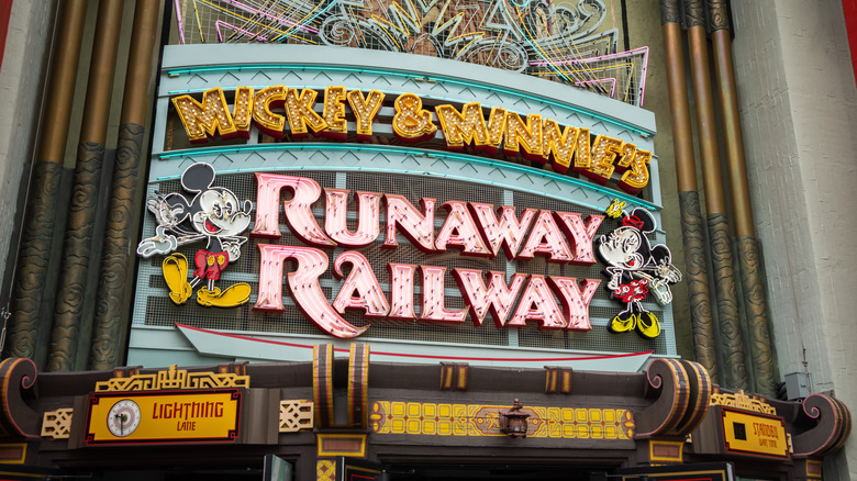 Mickey & Minnie's Runaway Railway marquee.