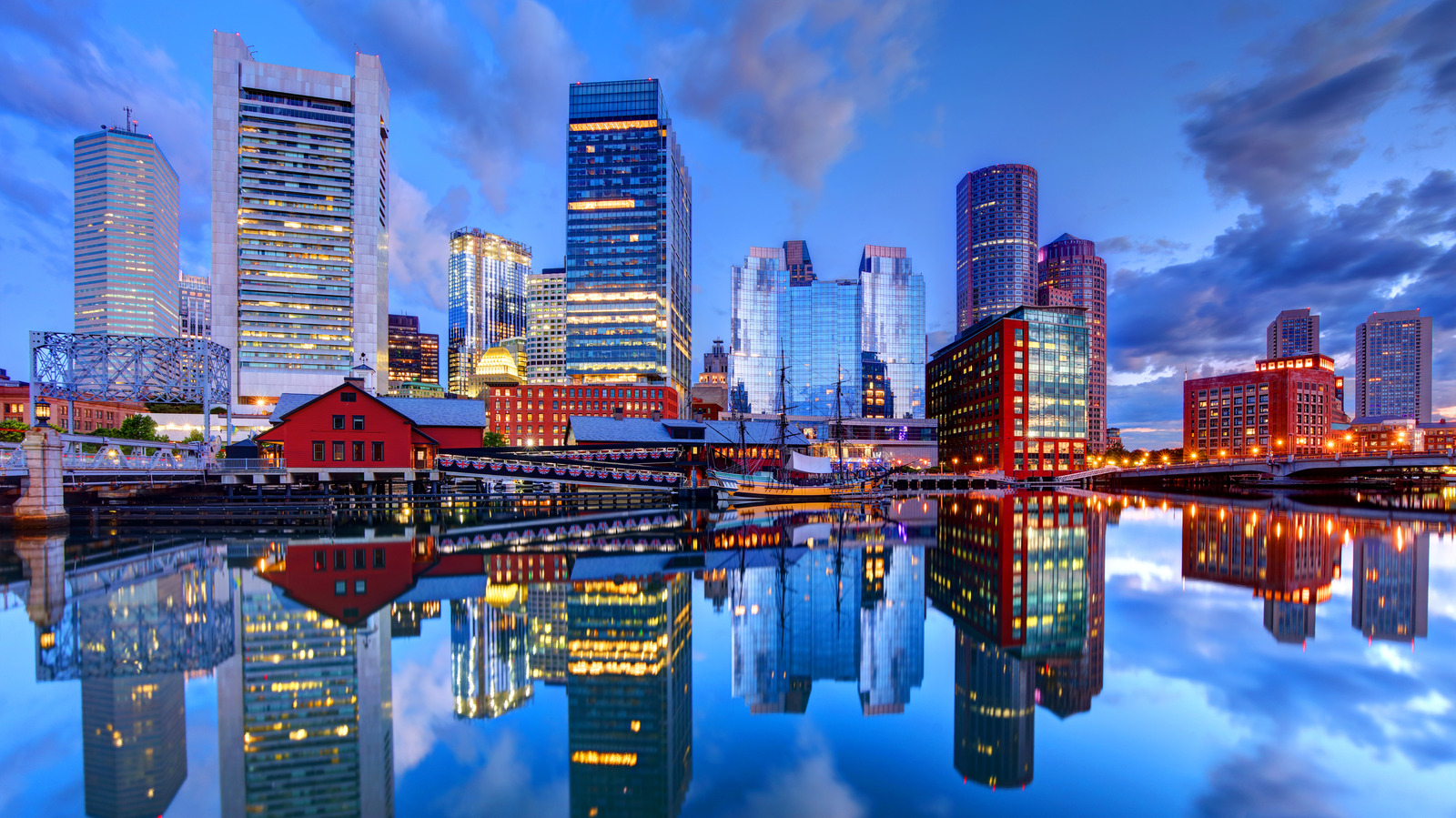 Avoid These Tourist Traps On Your Next Trip To Boston, According