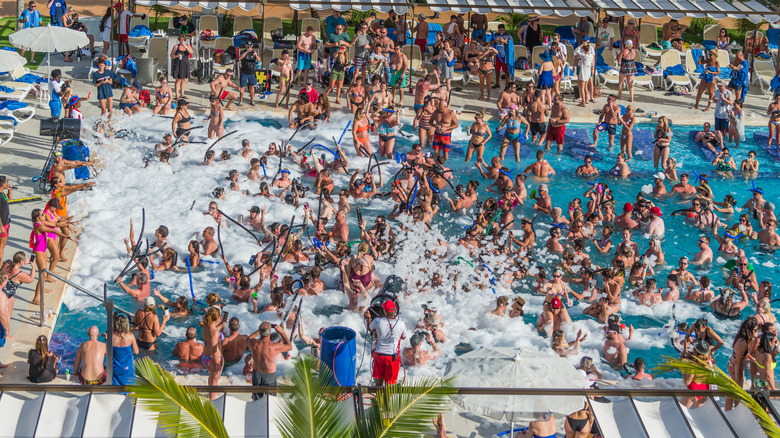 Party at Riu Republica