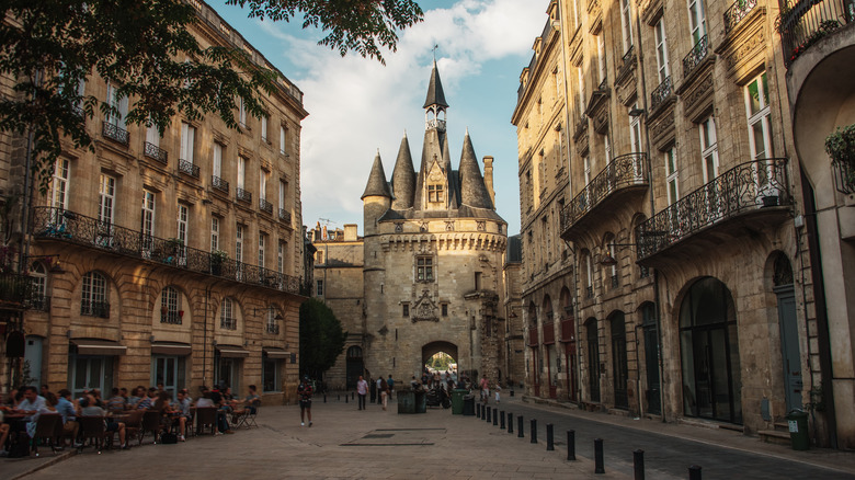 historical buildings in Bordeaux France