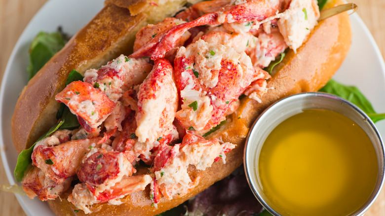 Lobster roll with lemon juice