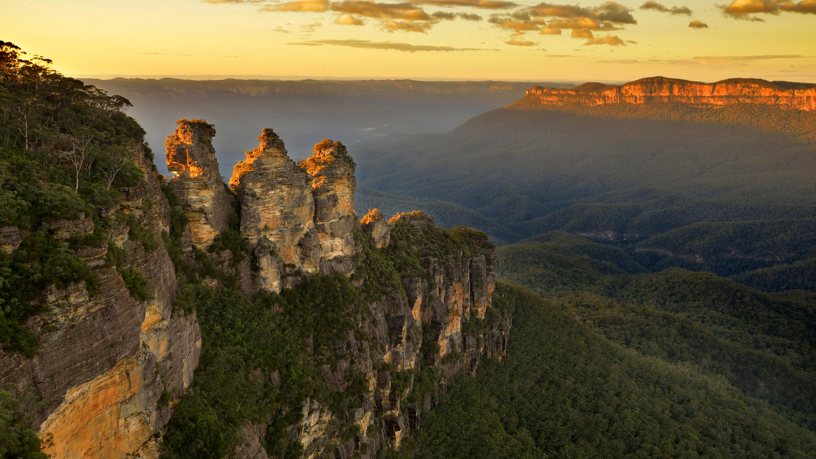 Blue Mountains National Park Is The Perfect DayTrip Destination For Sydney Vacationers