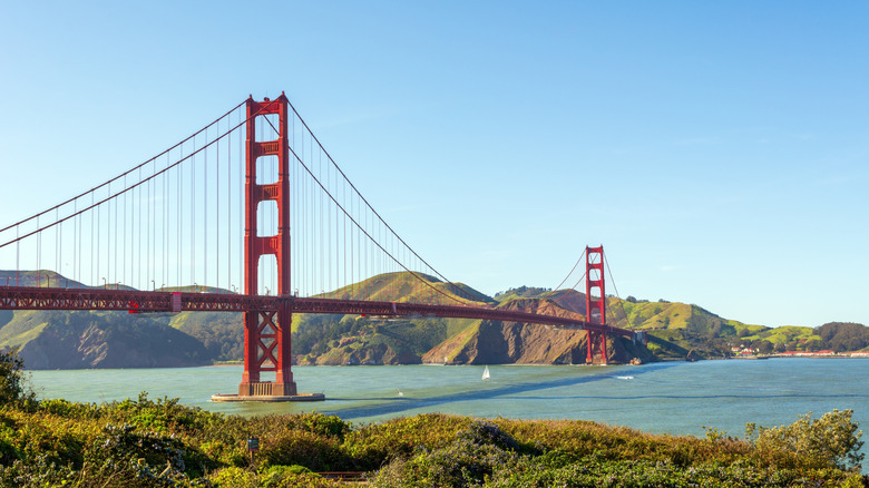Golden Gate Bridge on sunny day