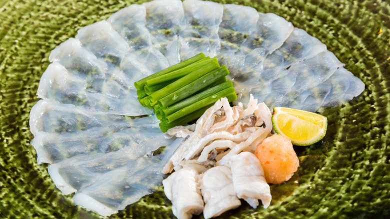 Sashimi-style fugu