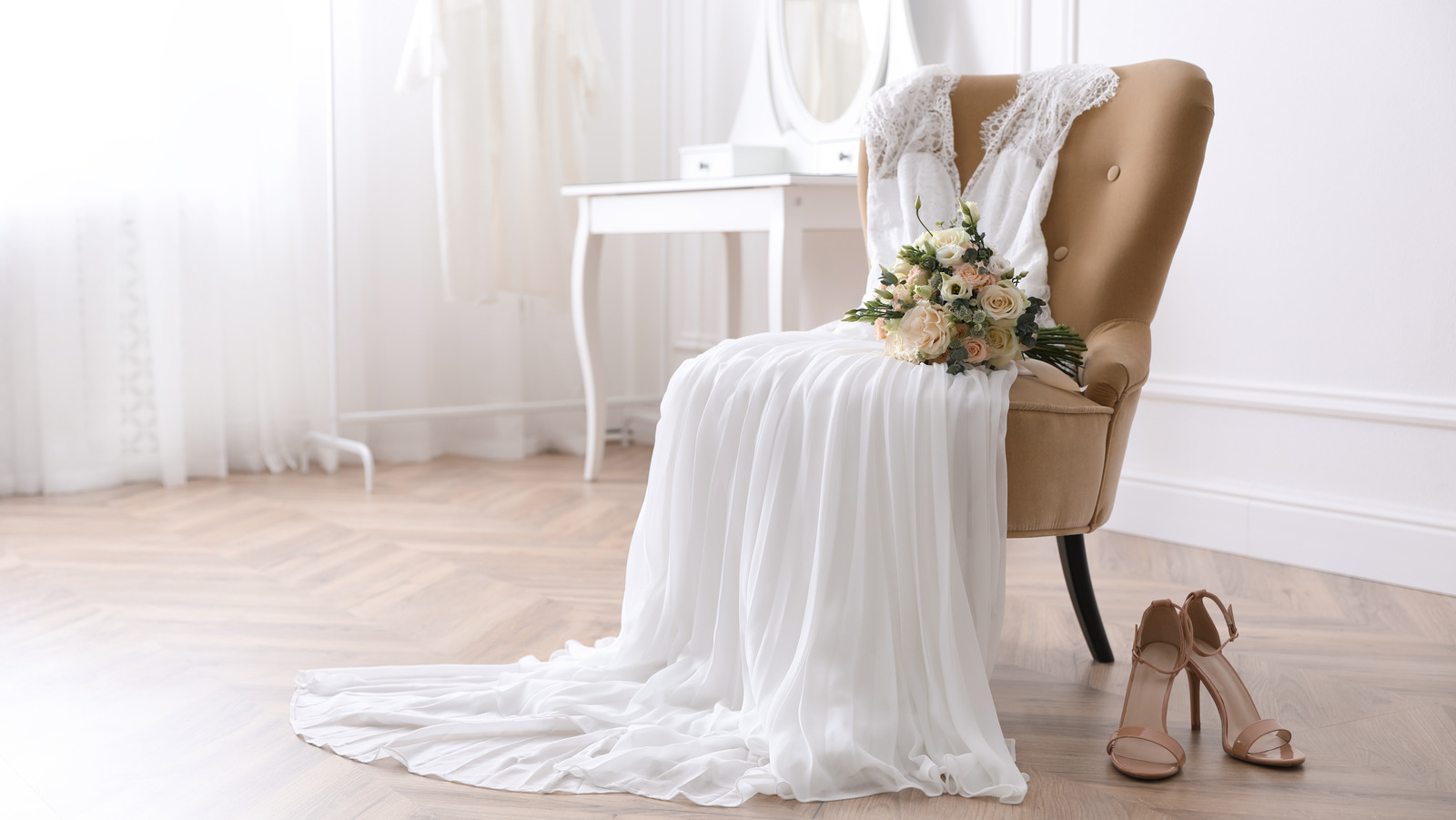 Disaster-Proof Traveling With Your Destination Wedding Dress – Explore