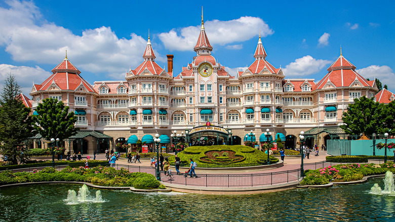 Disneyland Resort entrance