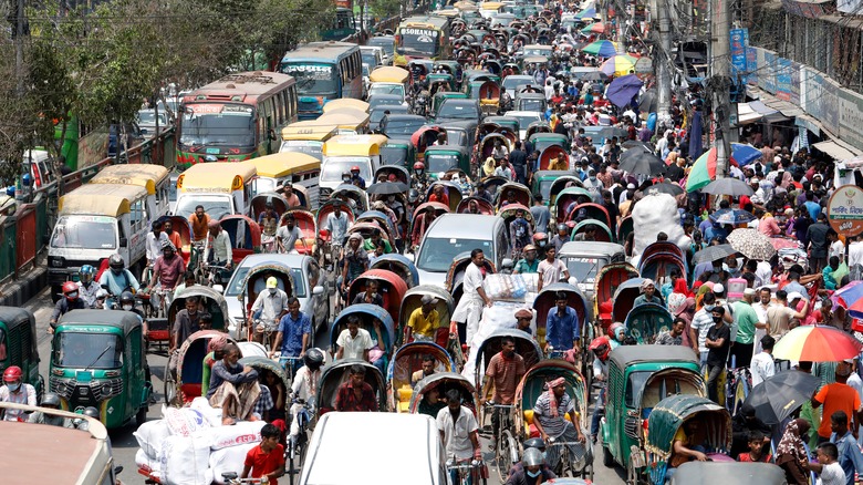 traffic in dhaka bangladesh