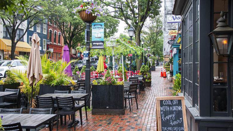 Sidewalk cafe in Alexandria, Virginia