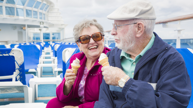 Cruising couple eating ice cream