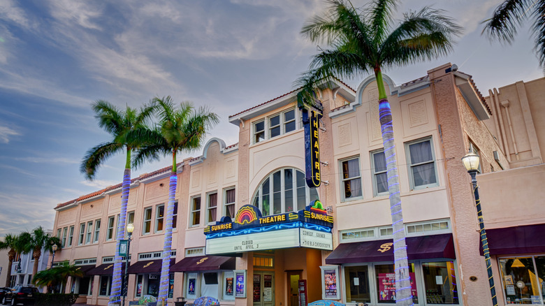 Image of the historic Sunrise Theatre