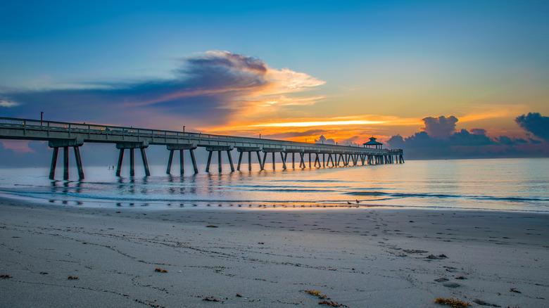 Deerfield Beach Pier at sunrise