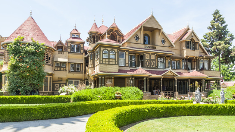 Front of winchester mystery house in san jose