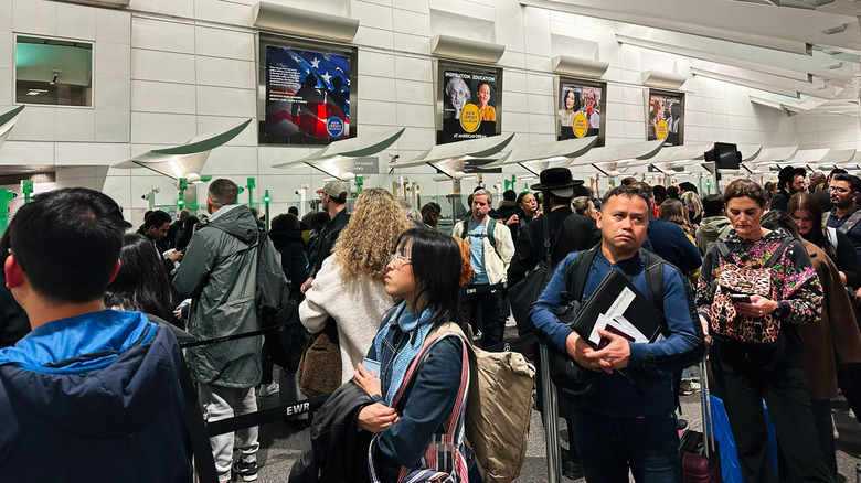 lines at customs and immigration in Newark, NJ