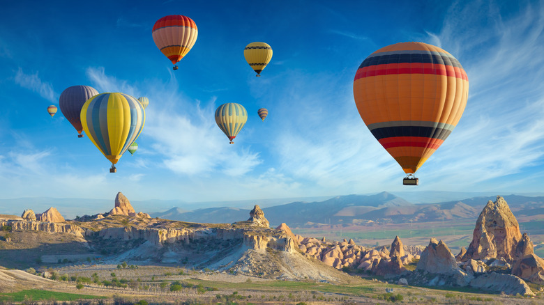Verdampen kraam Beschikbaar Here's Why A Hot Air Balloon Ride In Cappadocia, Turkey Should Be On Your  Bucket List
