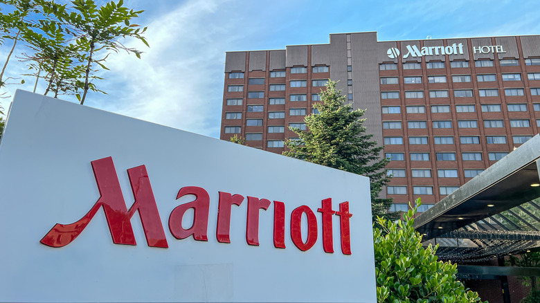 Marriott Hotel sign