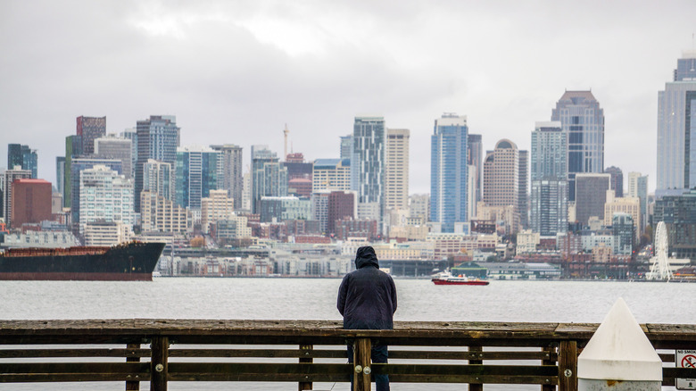 city view on cloudy day