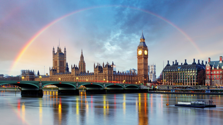 rainbow over Buckingham Palace