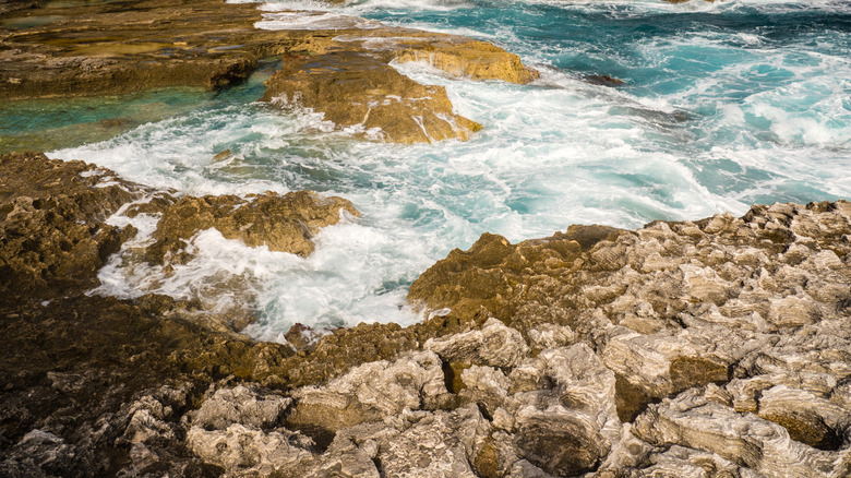 Queens Baths, Eleuthera, Bahamas, Caribbean.