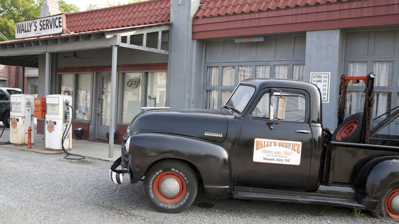 Walley's Filling Station in Mount Airy