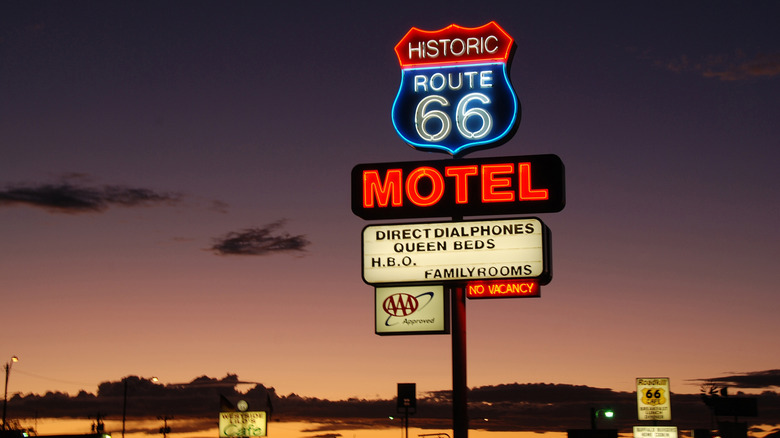 Historic Route 66 Motel sign