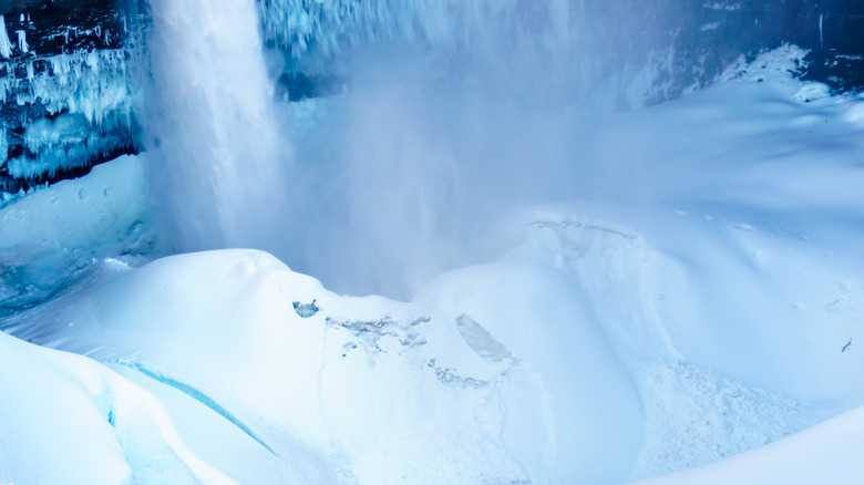 Close up of Helmcken Falls frozen over
