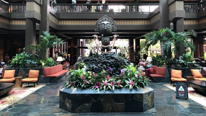 Tiki idol planter Polynesian Village lobby