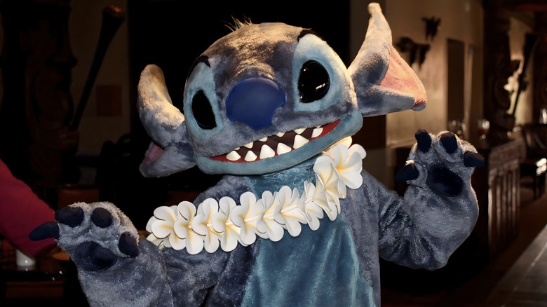 Stitch with lei Ohana character greeting