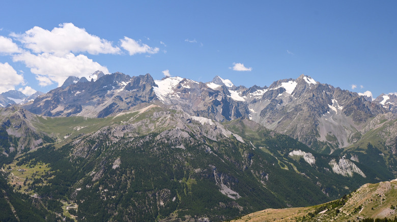 The peaks and glaciers of Ecrins National Park