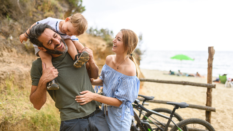 A family visits a Tuscan beach
