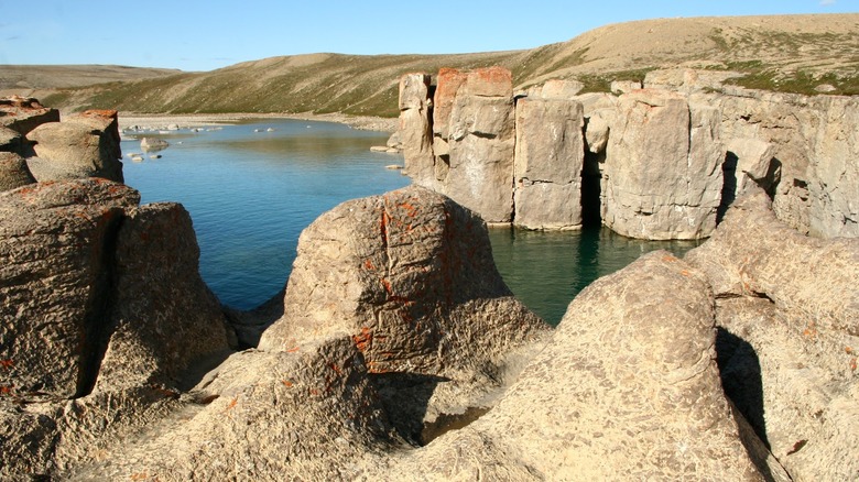 river flowing through polar desert in Aulavik National Park