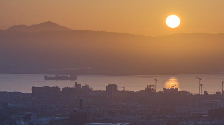 Sunrise over San Francisco Bay from Tank Hill