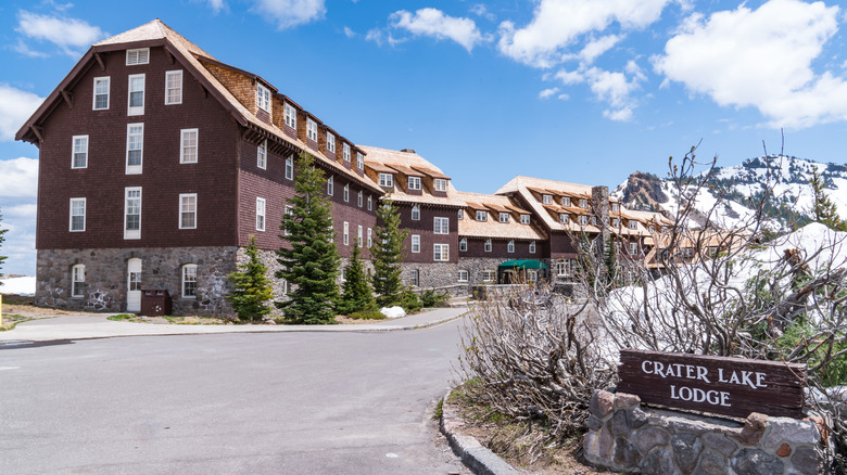 the historic Crater Lake Lodge perched on the edge of Crater Lake