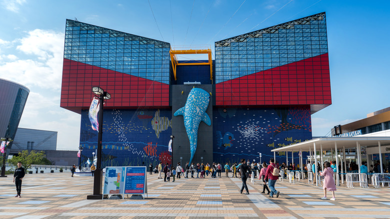 Osaka Aquarium Kaiyukan entrance