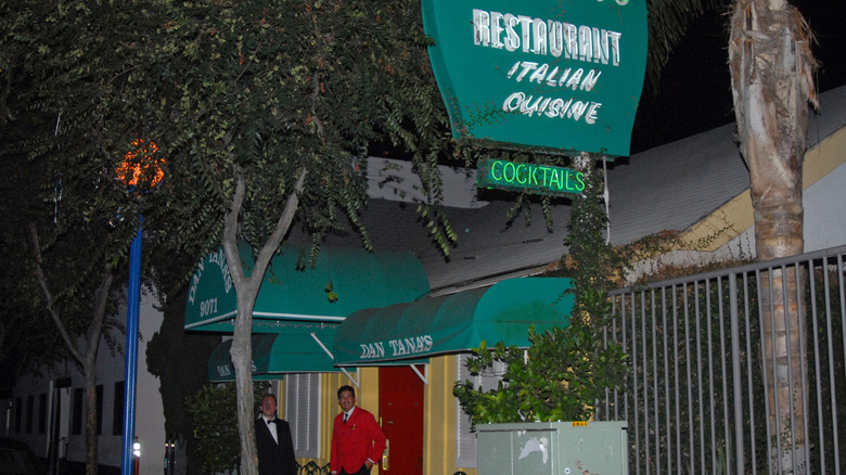 Dan Tana's at night