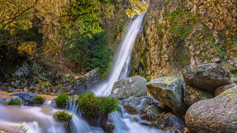Poço do Inferno waterfall in the Serra da Estrela park