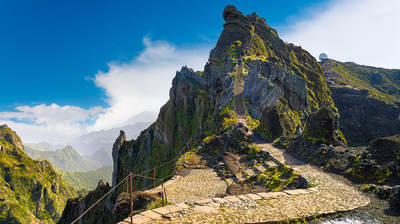 The peak of the Vereada do Areeiro