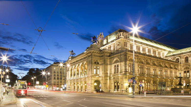 Vienna State Opera in the evening at twilight