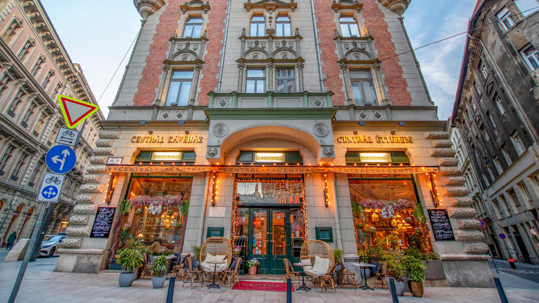 Centrál Kávéház, Budapest